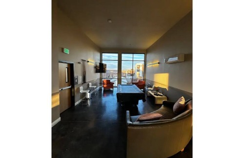 Old Town Apartment | Spacious Loft Style Studio - Historic Oldtown!