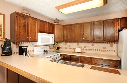 Keystone Condo | Spacious Mountain Condo with a Fireplace