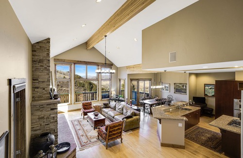 Eagle-Vail House | Spacious Mountain Retreat w/Amazing Views! By Gorecreek Rentals