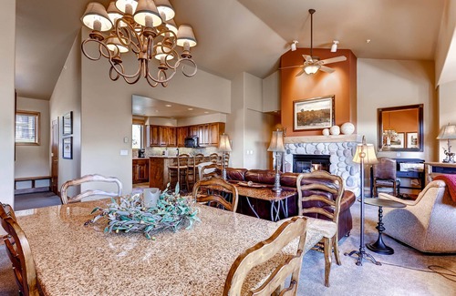 Steamboat Springs Condo | Spacious ski-In/out condo w/free WiFi, shared pool/hot tub/gym