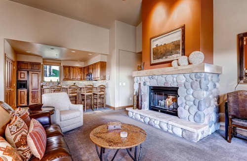 Steamboat Springs Condo | Spacious ski-In/out condo w/free WiFi, shared pool/hot tub/gym