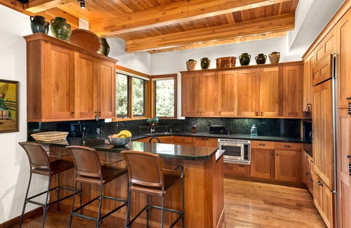 Snowmass Village Condo | Spacious Snowmass Multi-Level With Incredible Views. Balconies, Hot Tub, Pool, Gas FP, Near Shuttle