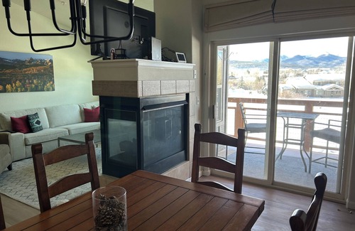 Fraser House | Spacious waterfront home with views and location