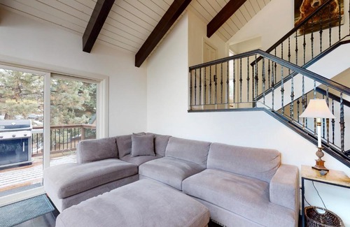 Matterhorn Village House | Spectacular Remodeled 5 Bedroom Matterhorn home w/ Hot Tub and Ski Lockers!
