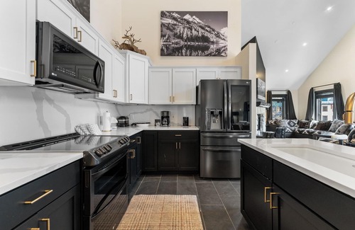 River Run Condo | Steps to Gondola and Short Walk to Shops/Dining, 2 Balconies w/Slope Views!