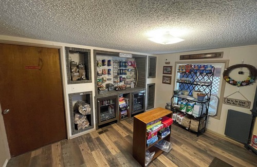 Loveland Apartment | Stoney River Lodge - Unit 10 - Wolf