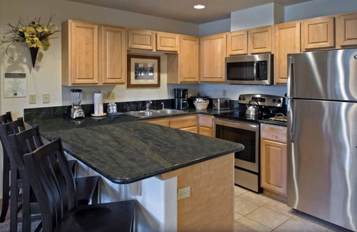 Four O'Clock Apartment | Studio Condo at Grand Timber Lodge. Walking distance to town and slopes