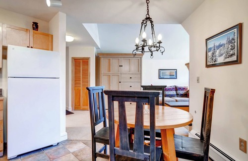 River Run Condo | Studio condo w/full kitchen Walk to the slopes Kids Ski Free by RedAwning