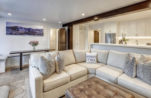 Downtown Condo | Stunning Ski-In/Ski-Out Condo w/Pool & Hot Tub