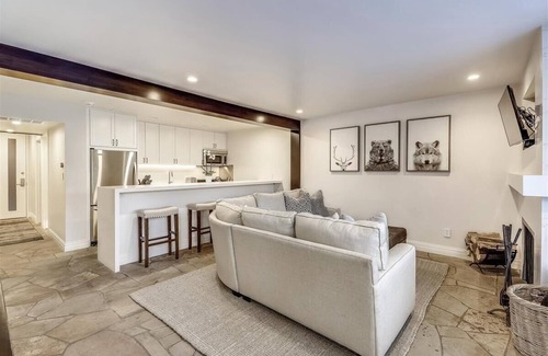 Downtown Condo | Stunning Ski-In/Ski-Out Condo w/Pool & Hot Tub