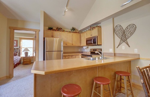East Village at Copper Condo | Stunning Views, Next to Lift! 2 Outdoor Hot Tubs & Entertainment Area - CS210