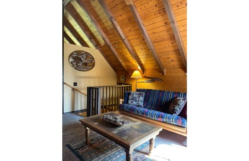 Trimble House | Summertime Special! Cute & Cozy Guest Apartment