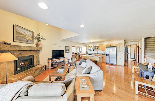 Frisco House | Summit County Lagoon Townhome with Unrestricted Mountain Views and Privacy