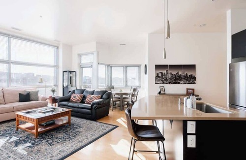 Stapleton Condo | Sunny Corner Condo | Central Park | 30+ Days