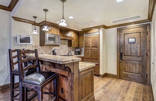 Aspen Condo | The Aspen Mountain Residences 1 Bedroom Mountainside