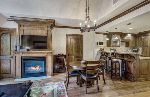Aspen Condo | The Aspen Mountain Residences 1 Bedroom Mountainside