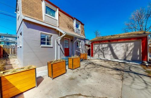 Sloan Lake Apartment | The Carriage House