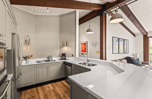 Snowmass Village Resort | The Enclave at Snowmass by Frias