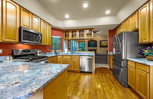 Palmer Lake House | The Glen House, a lovely 4 bedroom home in Palmer Lake, with hot tub, and views!
