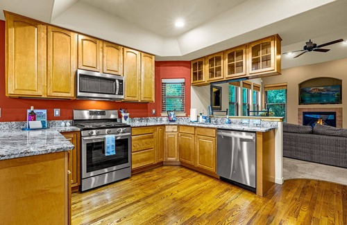 Palmer Lake House | The Glen House, a lovely 4 bedroom home in Palmer Lake, with hot tub, and views!