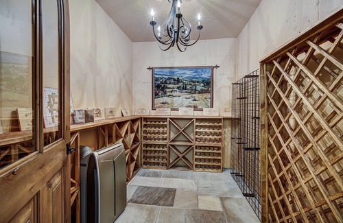 Braddock Hill House | The Lodge at Stoney Ridge – A Mountain Mansion with Amazing Views, Private Hot Tub & Patio!