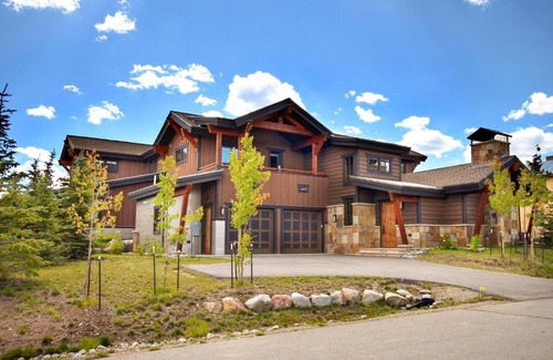 Fairmount On The River House | The Shores Lodge