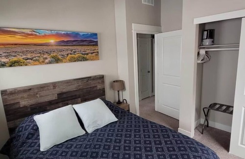 Leadville House | the Sunset House - modern comfort with spectacular views - 3 Bedrooms