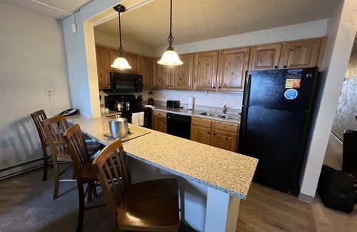 Vail Condo | The Wren:1 bed/2 bath. Walk to lifts! Great place, Great price, Great Location!