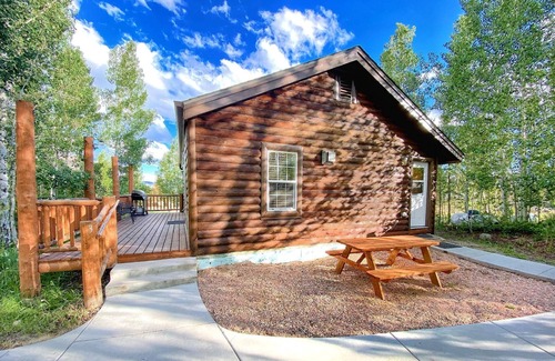 Grand Lake Cabin | This cabin is a 4 bedroom(s), 2 bathrooms, located in Grand Lake, CO.
