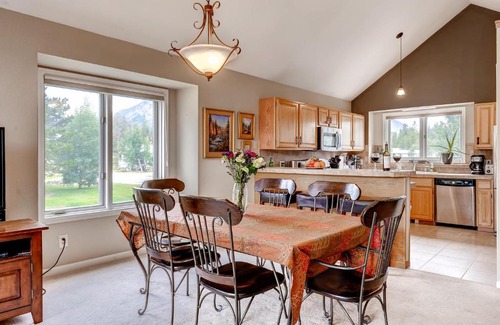 Frisco House | Three-Bedroom Pitkin Townhome