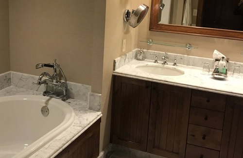Avon Condo | Timbers Bachelor Gulch/Free Lift Tickets/Steps to lift