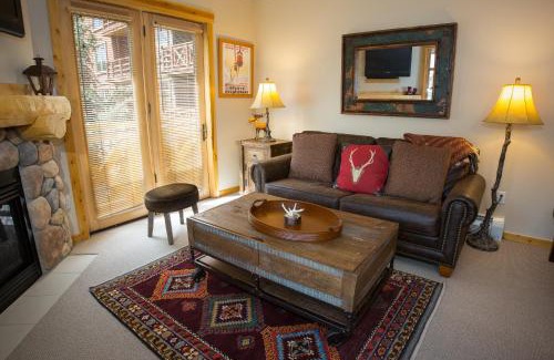 Copper Mountain Village Apartment | TM316 Tucker Mountain Lodge condo