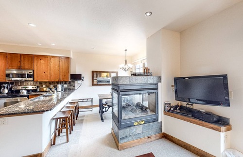 Copper Mountain Village Condo | Top-floor condo with balcony, mountain views & hot tubs - walk to lifts