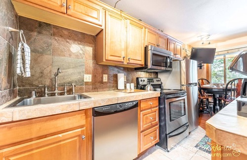 Breckenridge Condo | Top Floor Unit with Many Upgrades! Ski In, Walk Everywhere! | PM6A