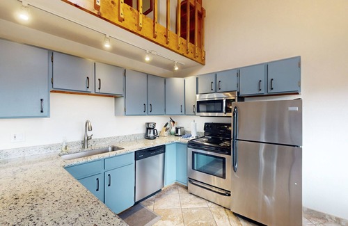 Wildernest Condo | Top-floor w/Mountain View