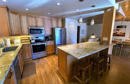 Purgatory House | Townhome just a Short Walk to Slopes at Purgatory Ski Resort, WiFi, Grill