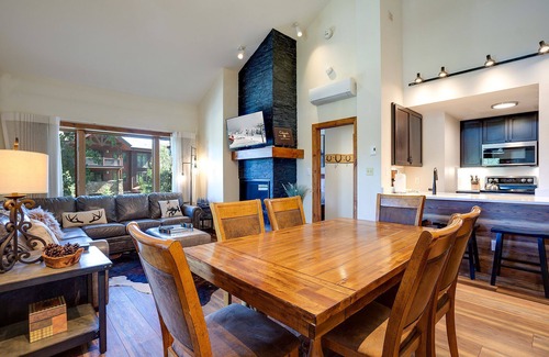 Steamboat Springs Condo | TR1304 | Perfect Mountain Getaway | Modern Décor | Winter Shuttle | Hot Tubs