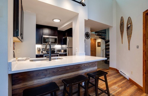 Steamboat Springs Condo | TR1304 | Perfect Mountain Getaway | Modern Décor | Winter Shuttle | Hot Tubs