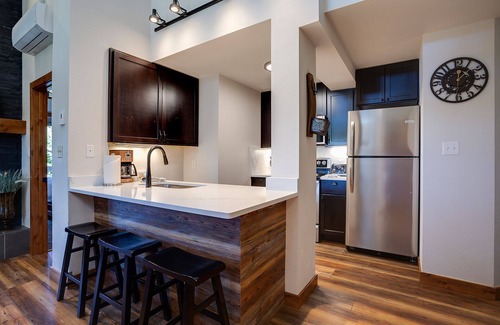 Steamboat Springs Condo | TR1304 | Perfect Mountain Getaway | Modern Décor | Winter Shuttle | Hot Tubs