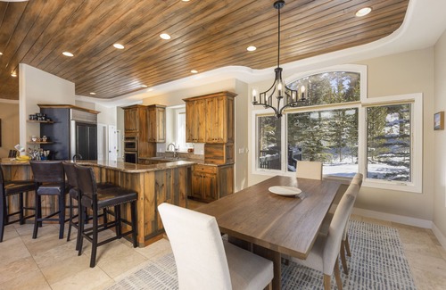 Historic District House | Trail walk to town, Panoramic views of Breck Resort, Hot tub, Elegant Finishes!