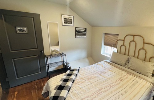 Alma Hostel | Treeline Hostel