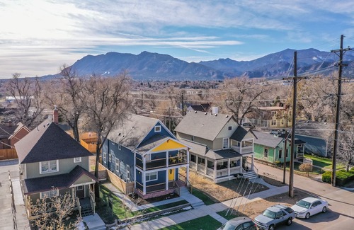 Downtown Colorado Springs Hotel | Trendy Urban Neighborhood & Dog-Friendly Downtown