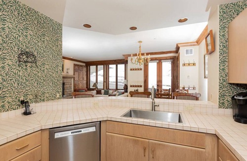 Highlands Townhomes Apartment | True Ski-In/Out Beaver Creek getaway!