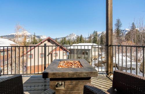 Purgatory House | Twilight - 21 Quarry Court