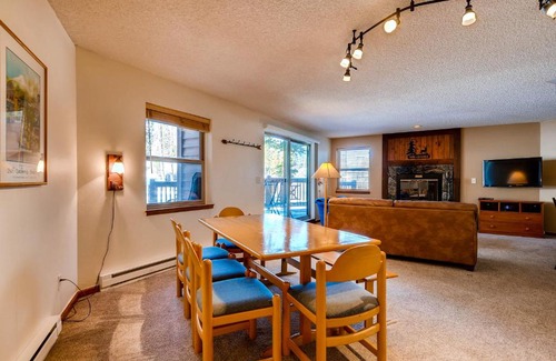 Four O'Clock House | Tyra I