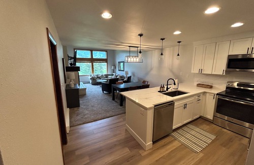 Avon Condo | Ultimate Beaver Creek Condo: 3 BED - 3 BATH condo SLEEPS 8 with 6 beds