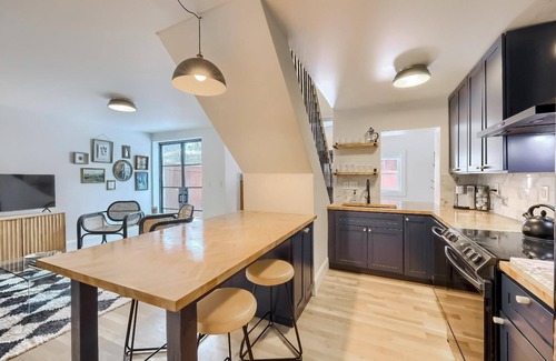 Curtis Park House | Updated Carriage House in heart of RiNo