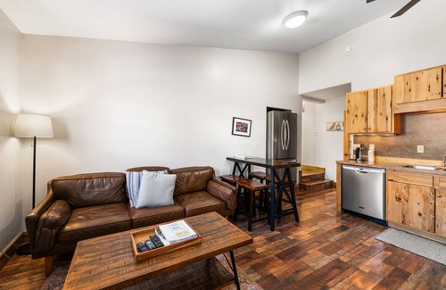 Crested Butte South House | Updated, Dog Friendly Rental Unit, Fire Pit, Fenced Yard, Sleeps 4