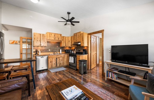 Crested Butte South House | Updated, Dog Friendly Rental Unit, Fire Pit, Fenced Yard, Sleeps 4