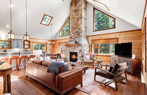 Blue River House | Updated & Spacious Cabin, Great Outdoor Space